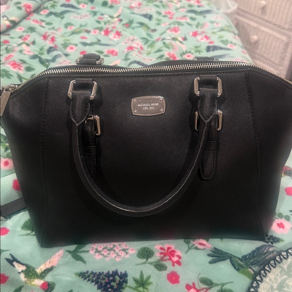 Black Structured Handbag - Picture 4 of 5